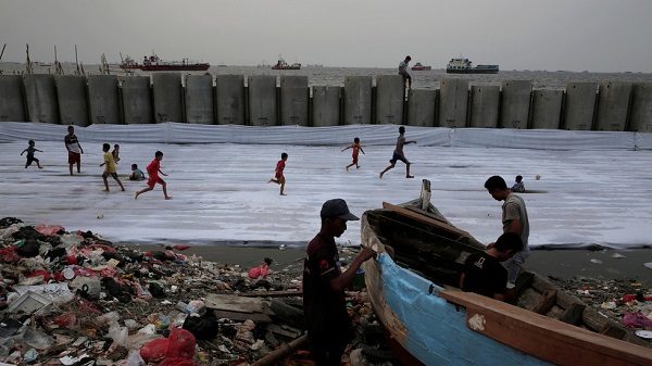 children playing in Jakarta