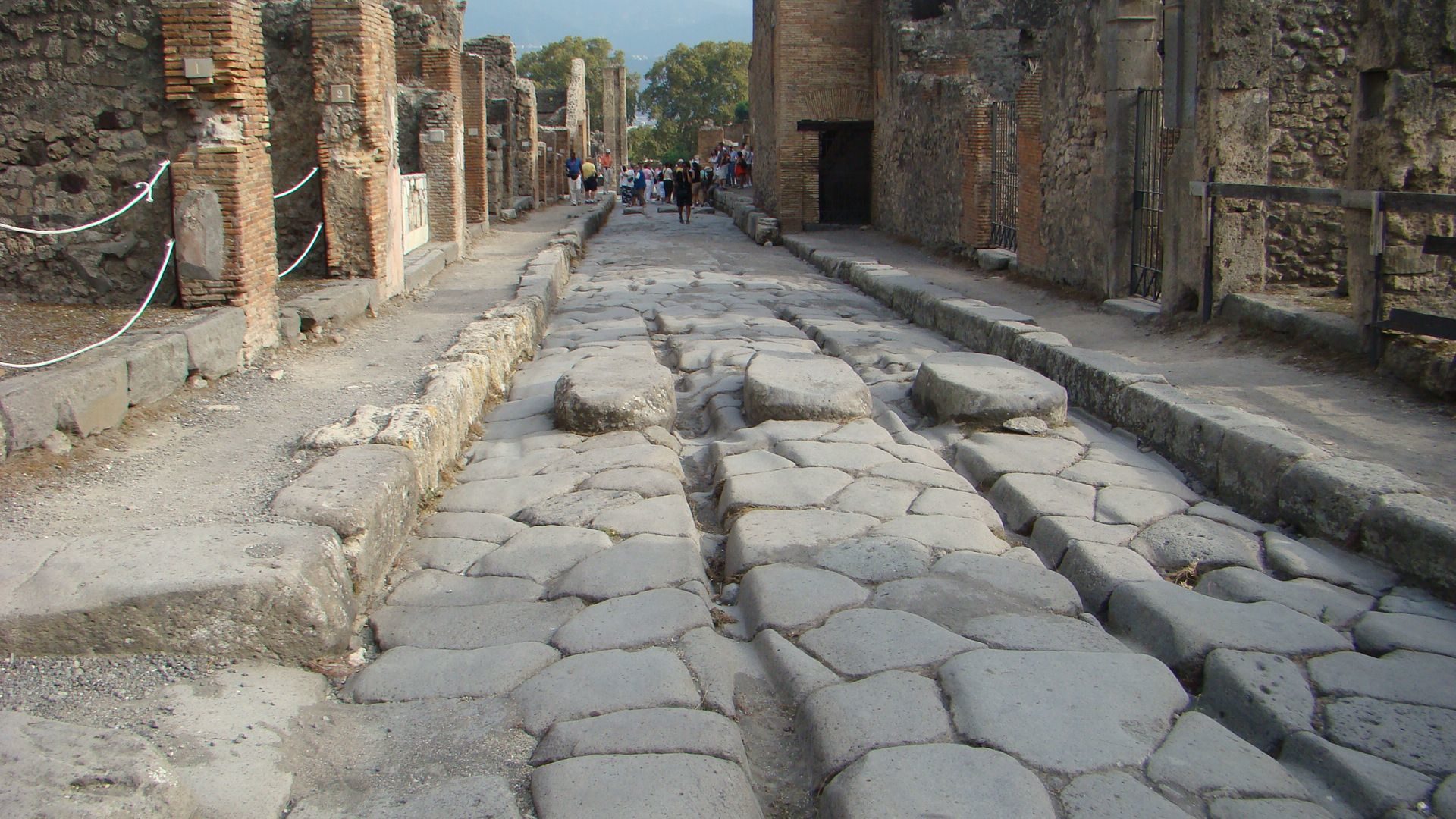 Pompeii road