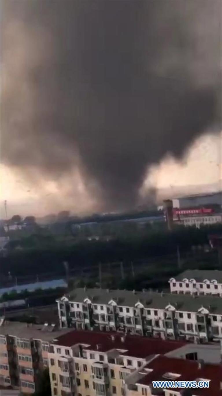 Click to enlarge Tornado hits Kaiyuan City, China