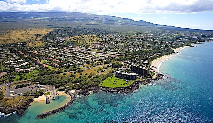 The Kihei coastline in Maui, Hawaii.