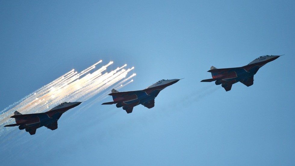 MiG-29 jet fighters of the Strizhi (Swifts) aerobatic team at MAKS 2019