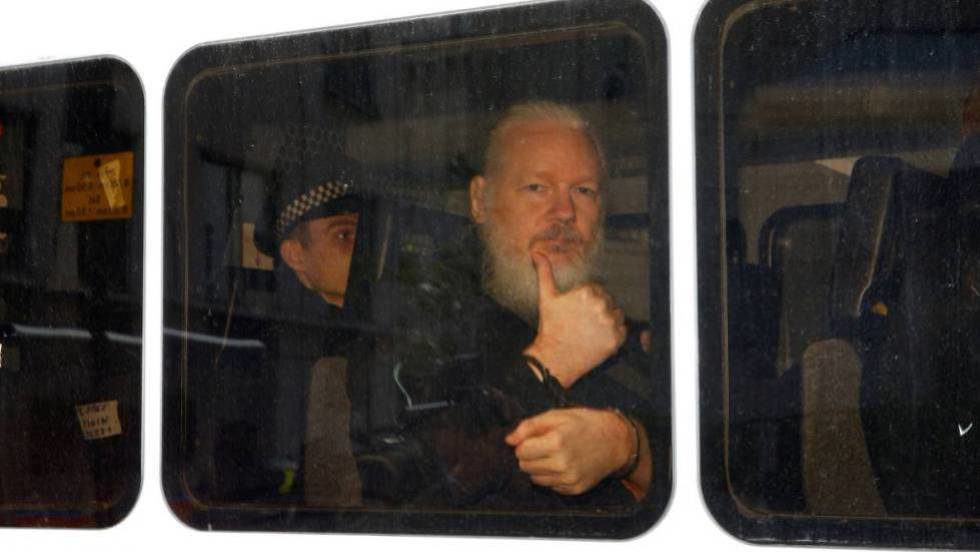 assange arrest Embassy