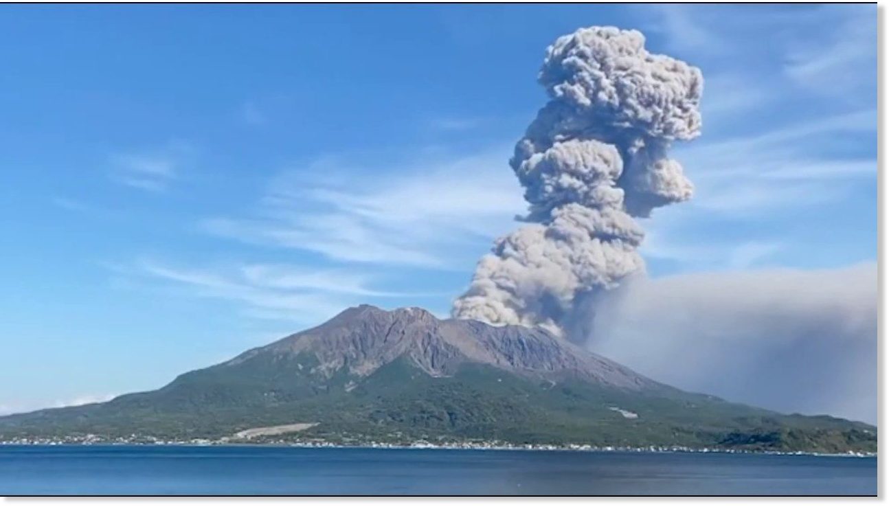 Japan's Sakurajima volcano erupts sending ash plume sky high Earth