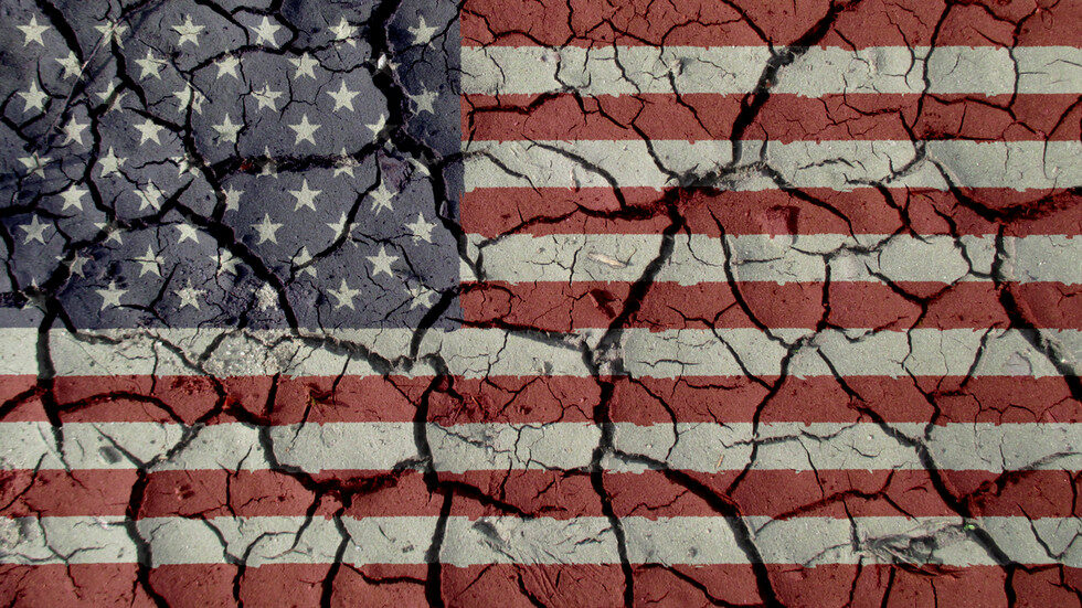 cracked American flag