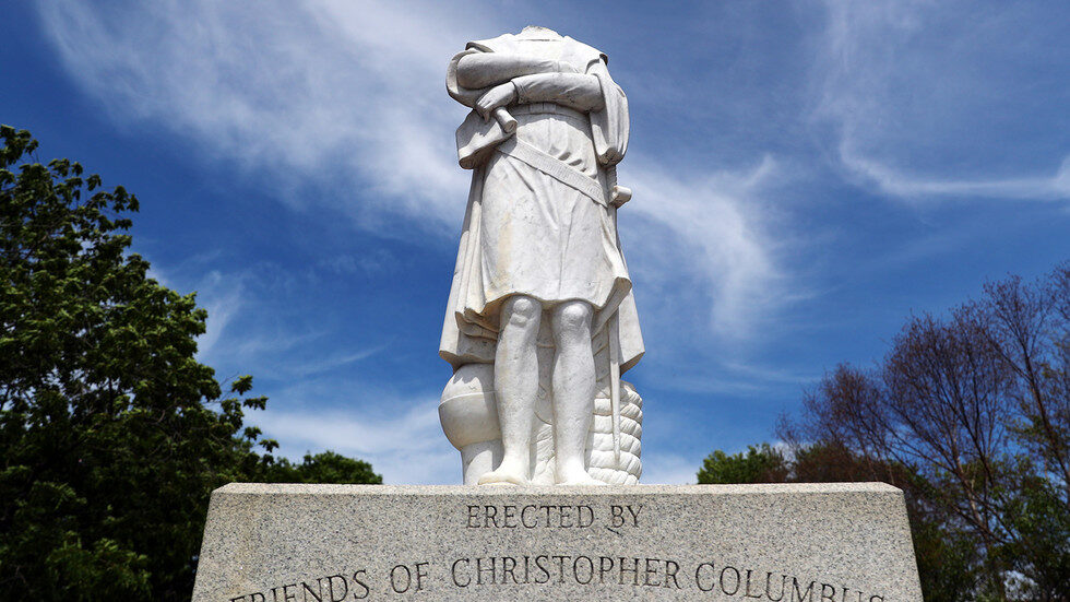 columbus statue vandalized head removed
