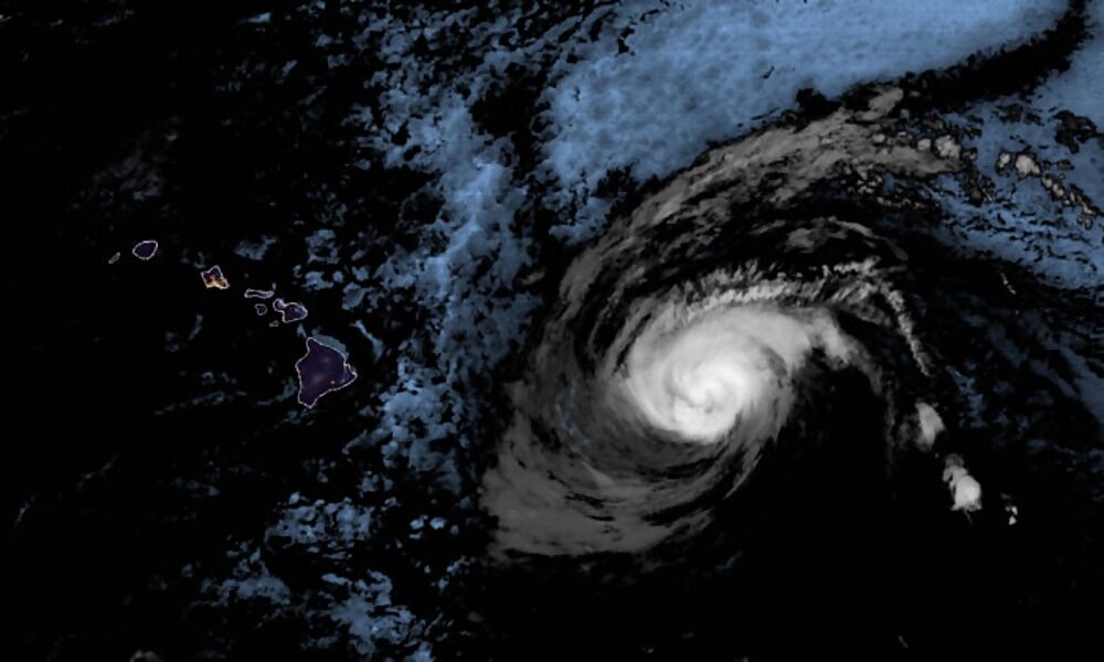 Hurricane Douglas Hawaii satellite