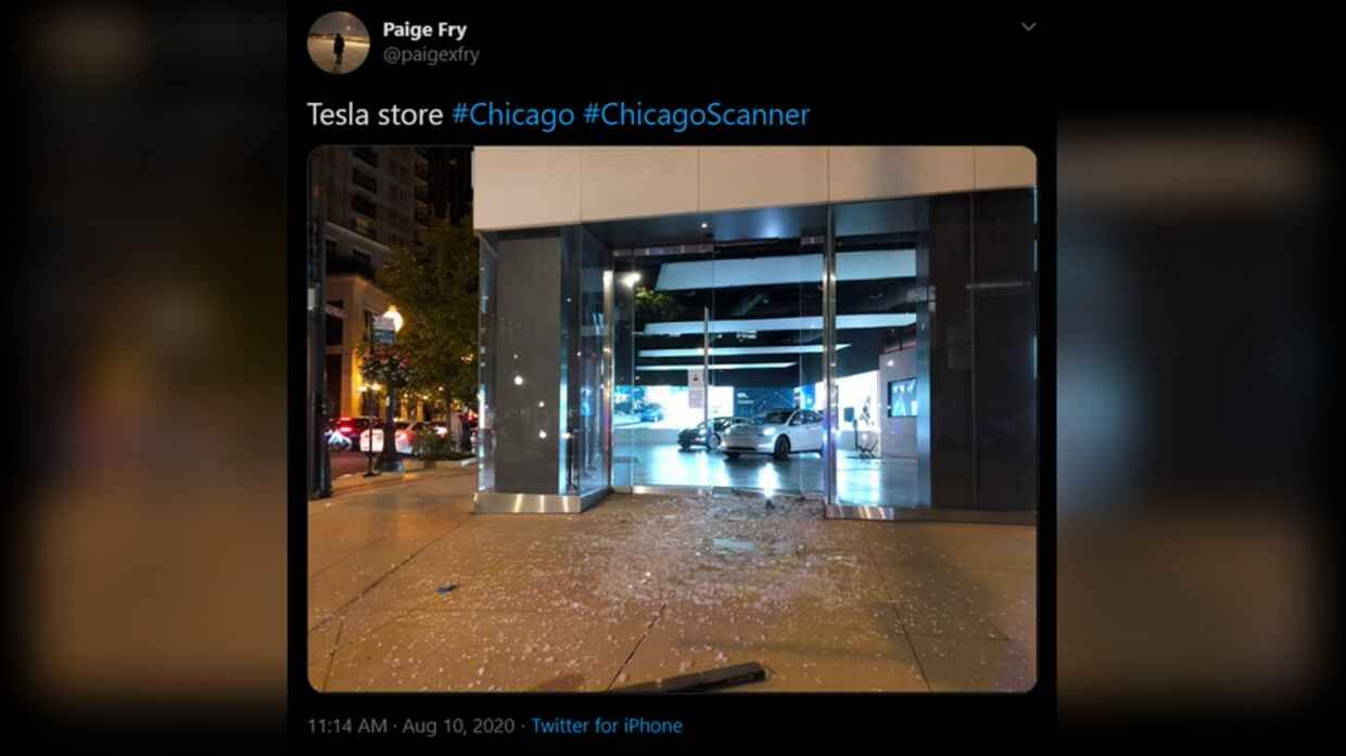 tesla store chicago looting