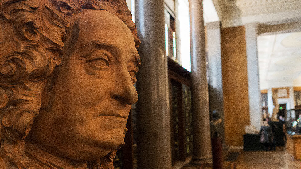 Hans Sloane statue, Hans Sloane bust, British Museum