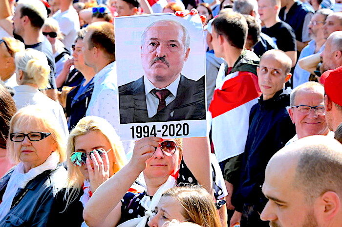 crowd Lukashenko pic