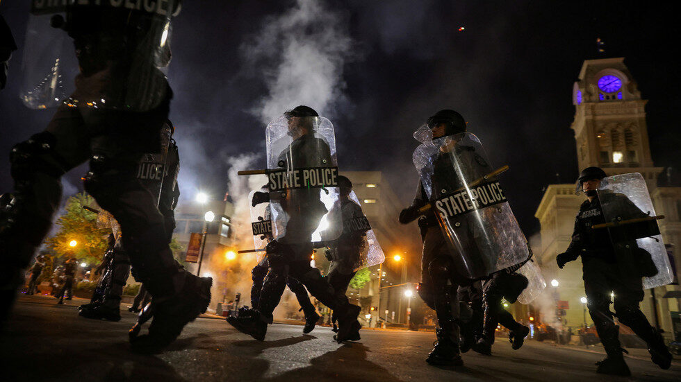 riot police Louisville, Kentucky