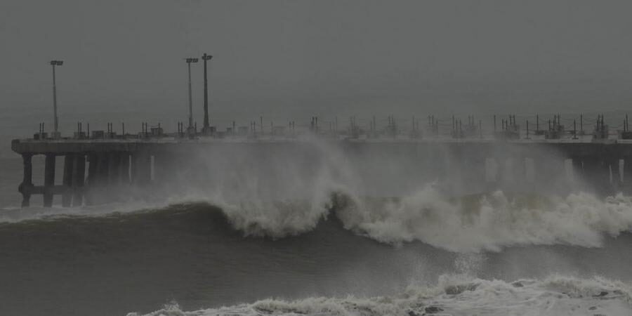Giant waves hit Puducherry coast on wednesday before the landfall of cyclone.