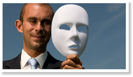 Click to enlarge L'homme derrière le masque