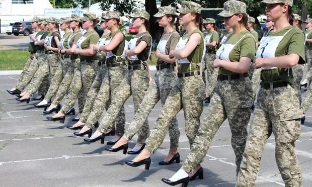 ukraine female soldier