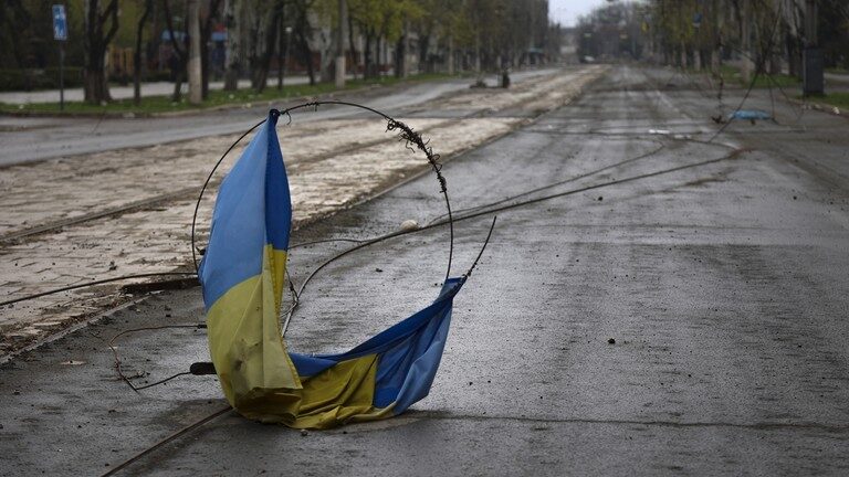 A Ukrainian flag in Mariupol