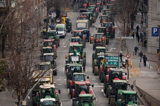 Spanish farmer protesters, Spanish tractors