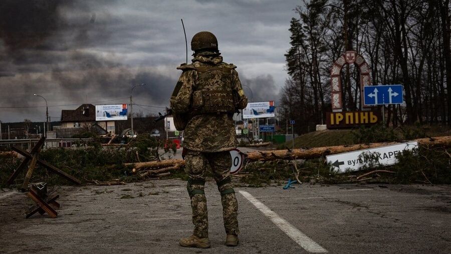 ukraine soldier check point