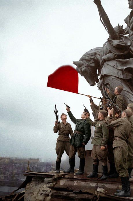 berlin soviet flag nazis