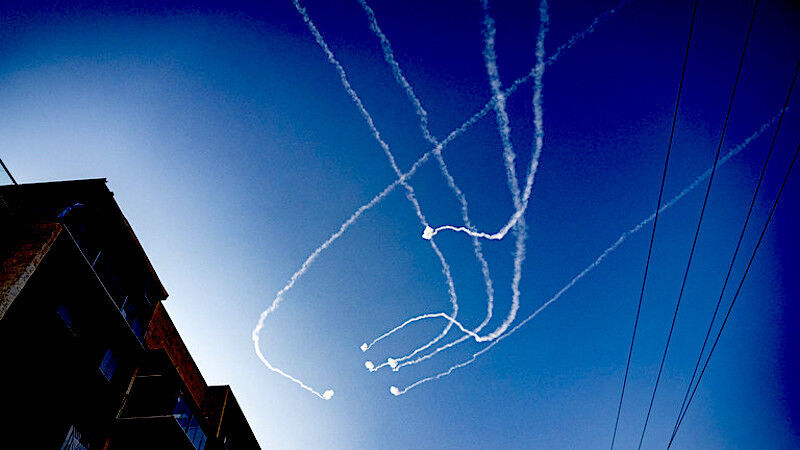 Click to enlarge contrails