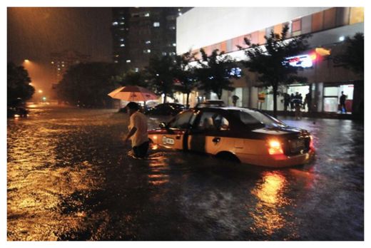 Click to enlarge Beijing Floods_1