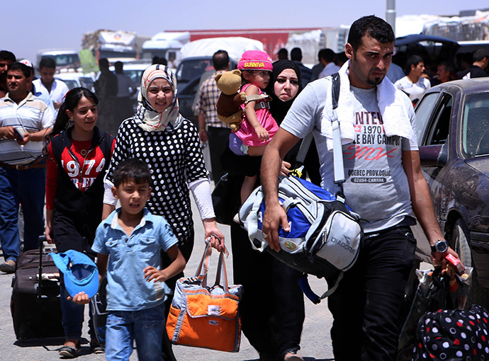 Iraqi families flee Nineveh