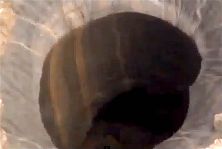Click to enlarge Siberian Sinkhole_2