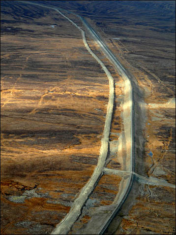 Click to enlarge Siberian Sinkhole_5