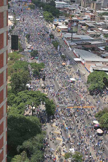 Poorly attended opposition rally in Caracas