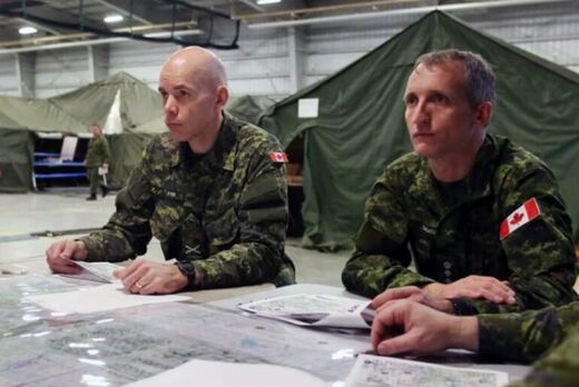 Wayne Eyre, Canadian Army Commander (left) and Lieutenant General Trevor Cadieux