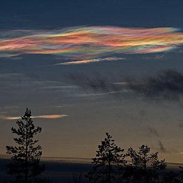 Nacreous clouds