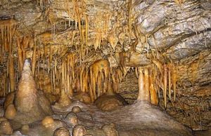 Stalactite stalgmite caves