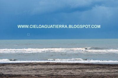 Click to enlarge UFO over Argentinean Atlantic