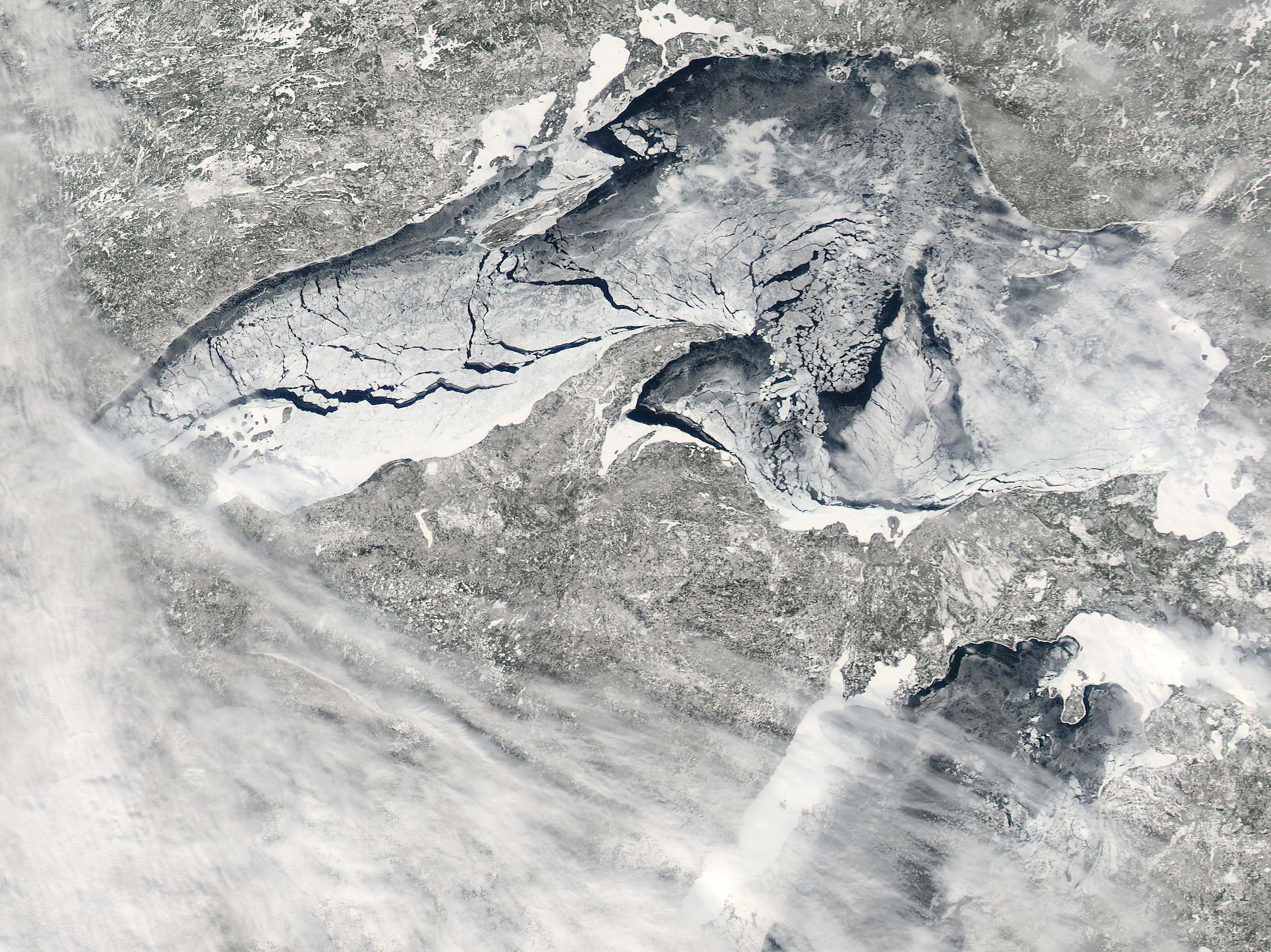 Click to enlarge Lake Superior frozen