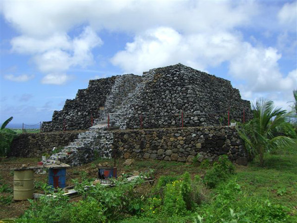 Mauritius pyramid 1