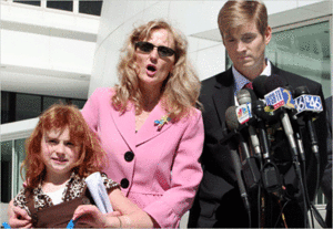 Hannah Polling and her parents