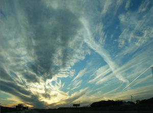 Click to enlarge Vapor trails 4