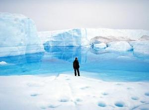 WHOI glaciologist Sarah Das