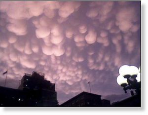 Mammatus clouds