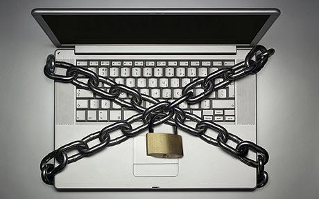 lap top in chains