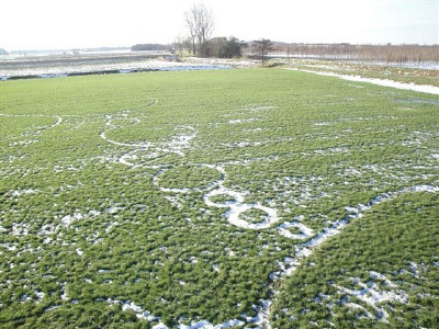 Click to enlarge Hoeven snow formation #2