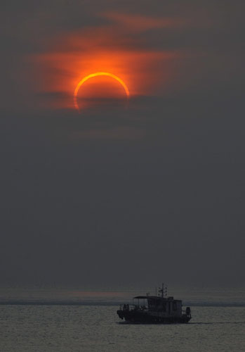 Click to enlarge Annular eclipse Jan 15 2010