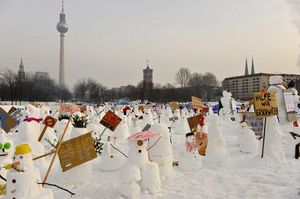 Snowmen protest climate change!