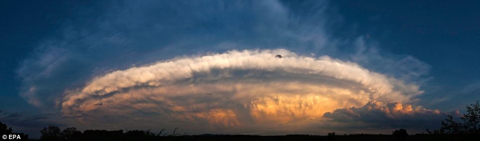 shelf cloud