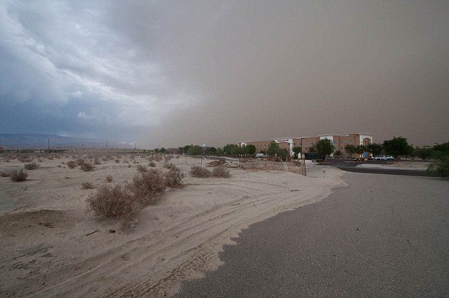 Click to enlarge California Haboob 3