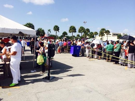 miami food queue