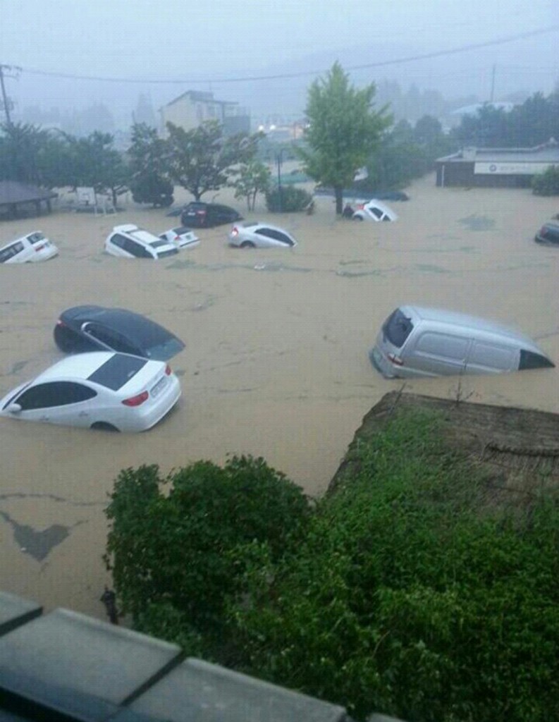 Click to enlarge South Korea floods