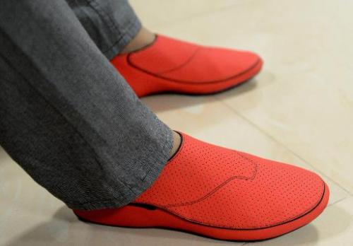 Click to enlarge GPS shoes