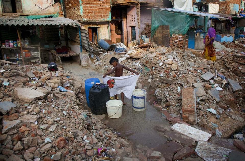Click to enlarge Delhi Water shortage 3