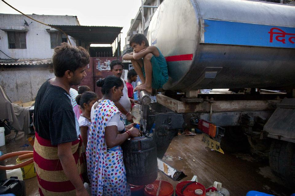 Click to enlarge Delhi Water shortage 4