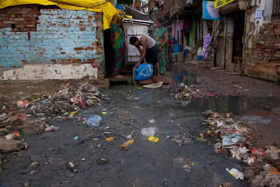 Click to enlarge Delhi Water shortage 5