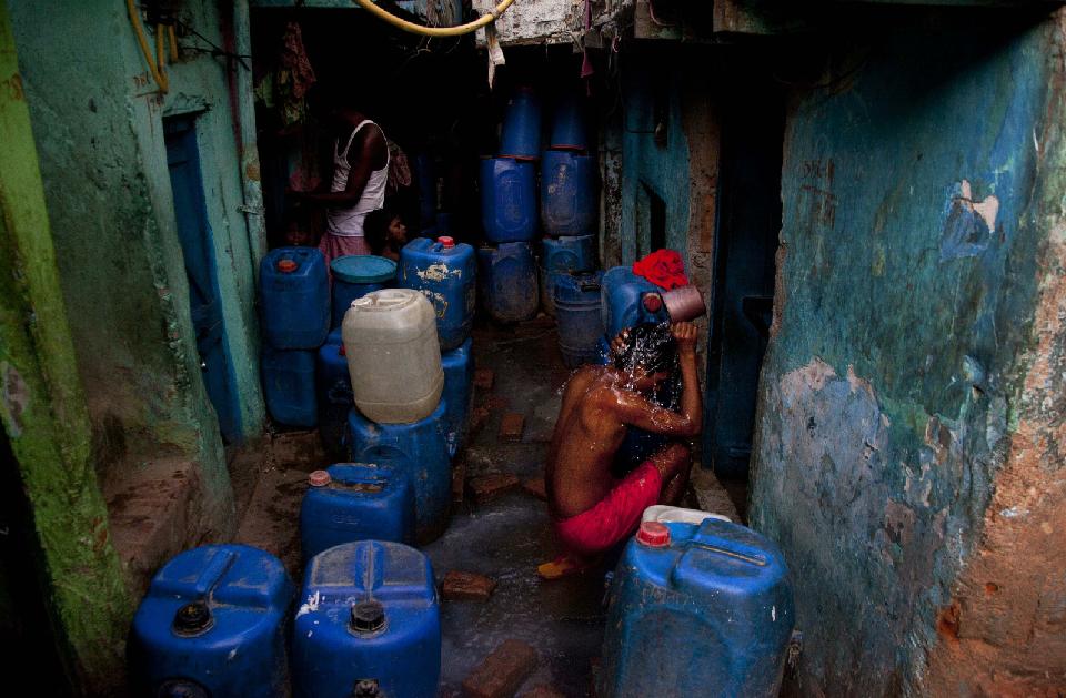 Click to enlarge Delhi Water shortage 6